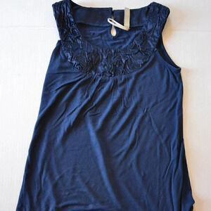 5/$25 Navy Sleeveless  top
